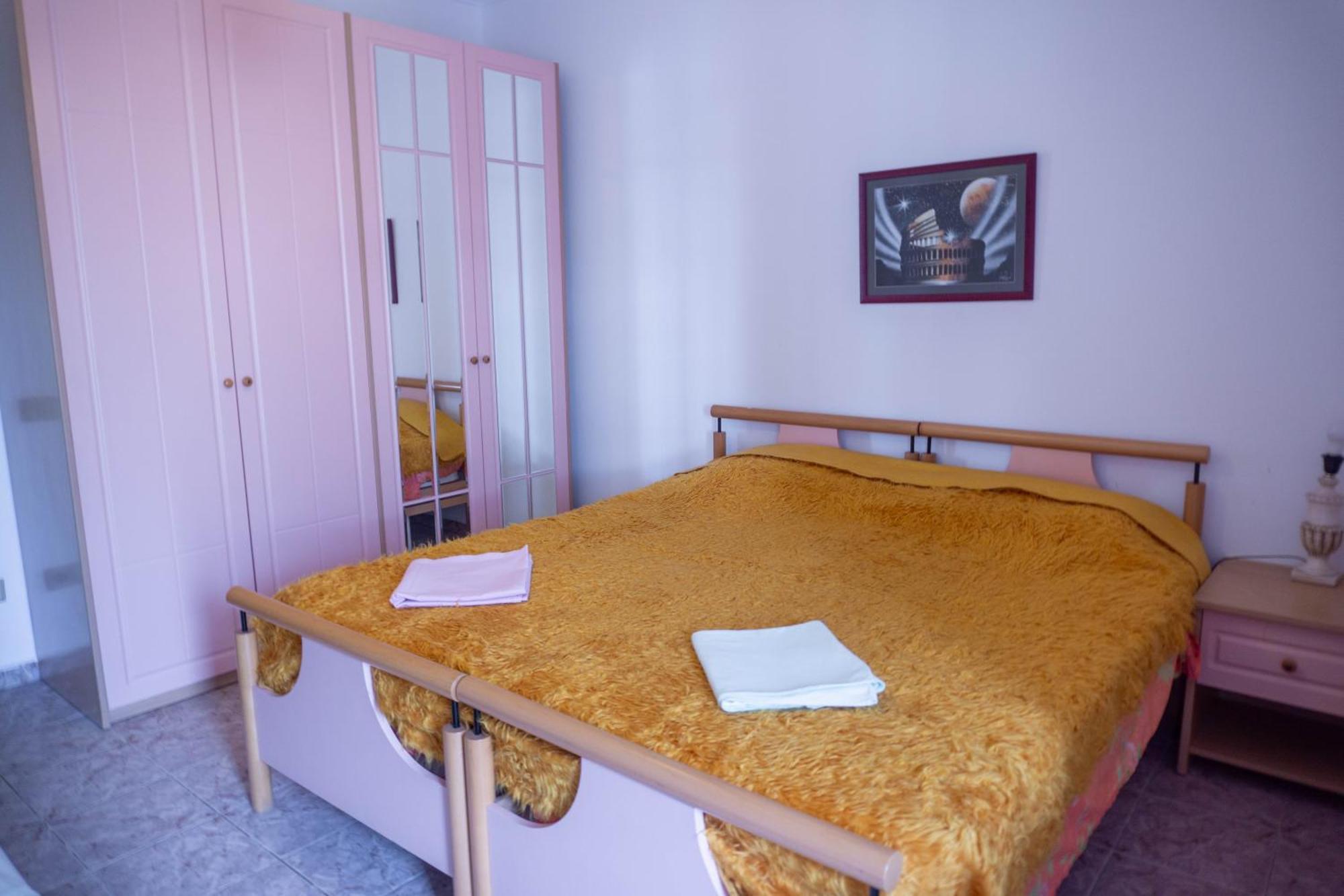 Bllok Bright Private Bedrooms With Private Bathroom On Shared Apartment Tirana Exteriör bild