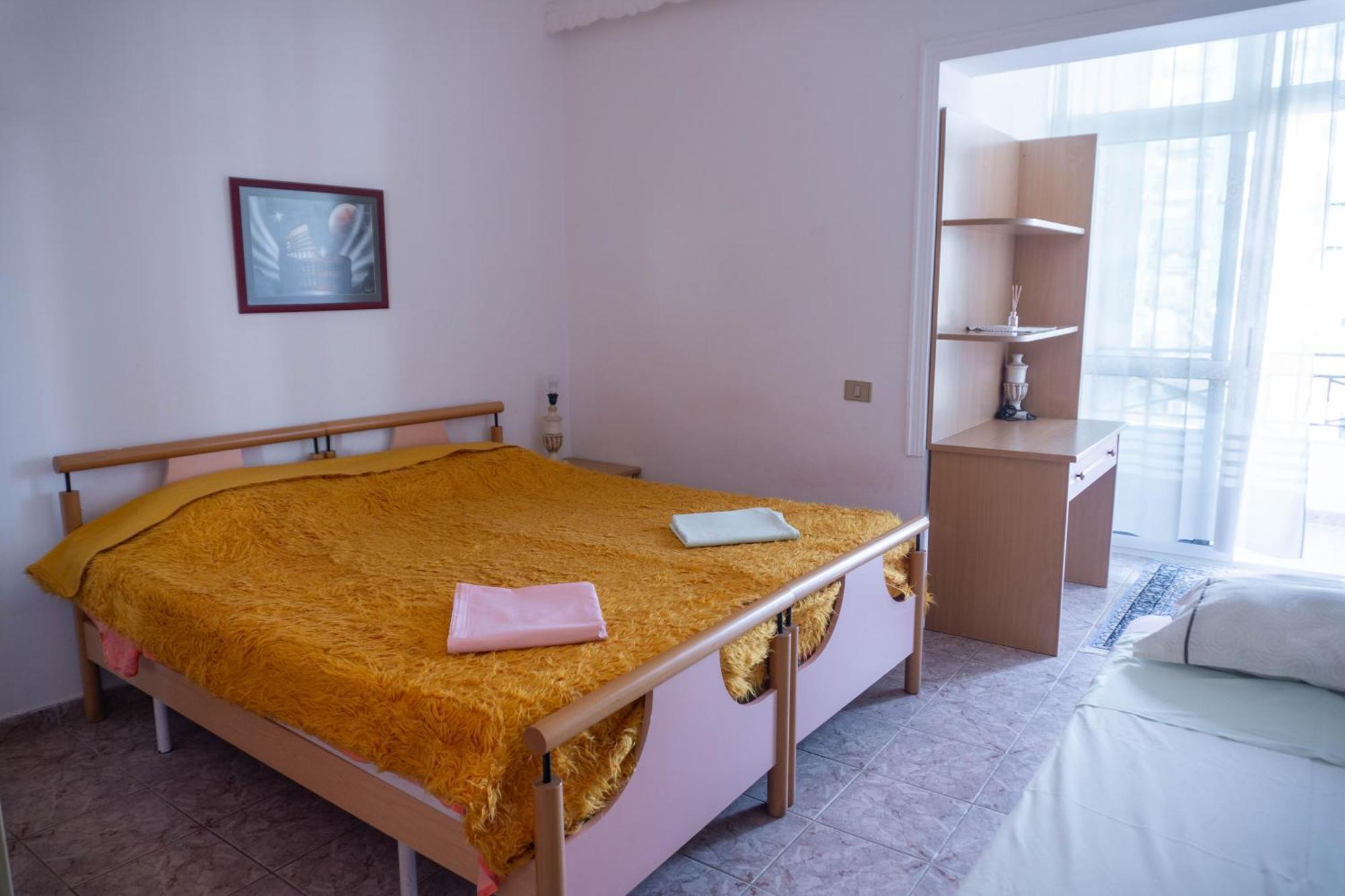 Bllok Bright Private Bedrooms With Private Bathroom On Shared Apartment Tirana Exteriör bild