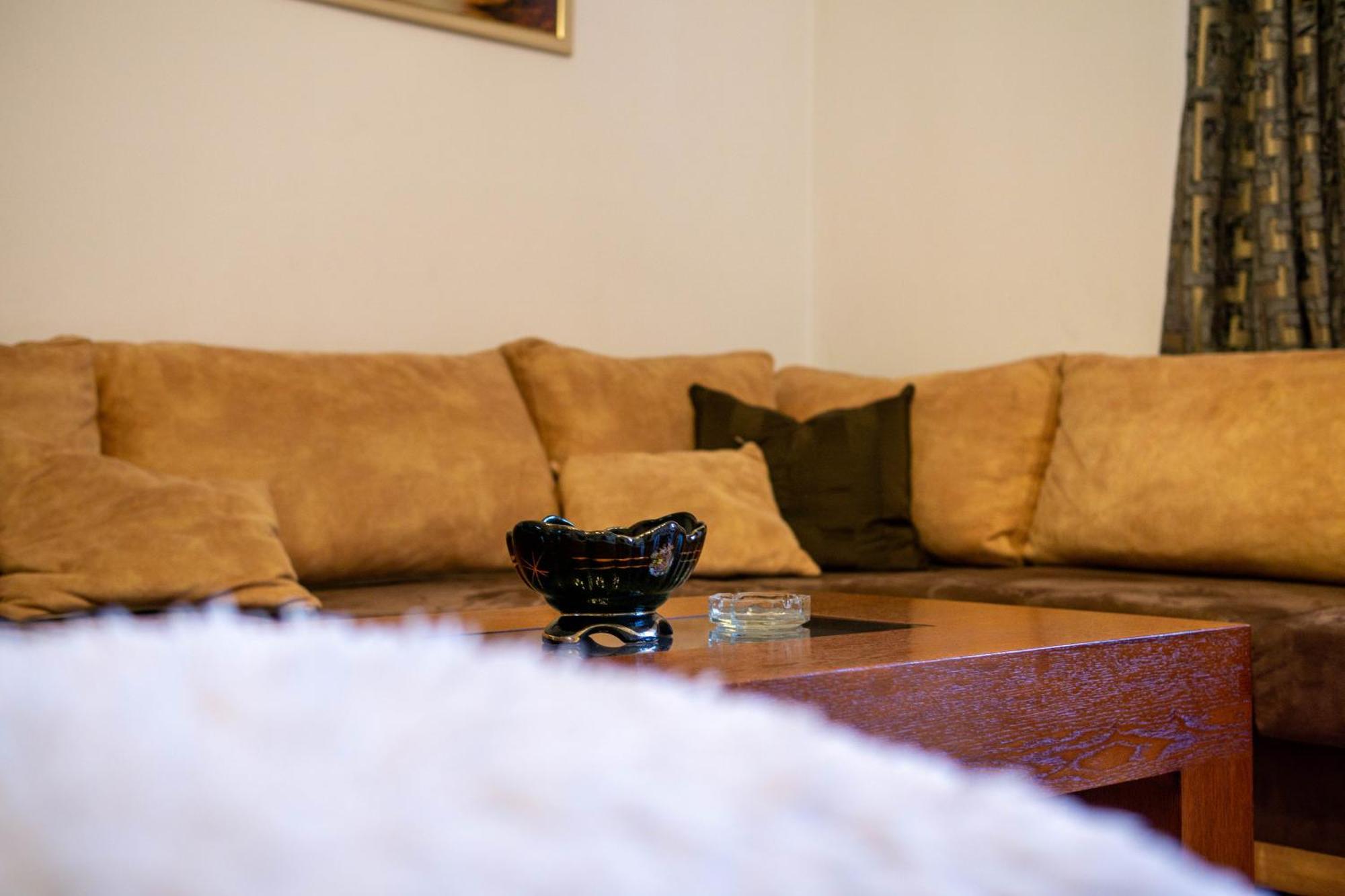 Bllok Bright Private Bedrooms With Private Bathroom On Shared Apartment Tirana Exteriör bild