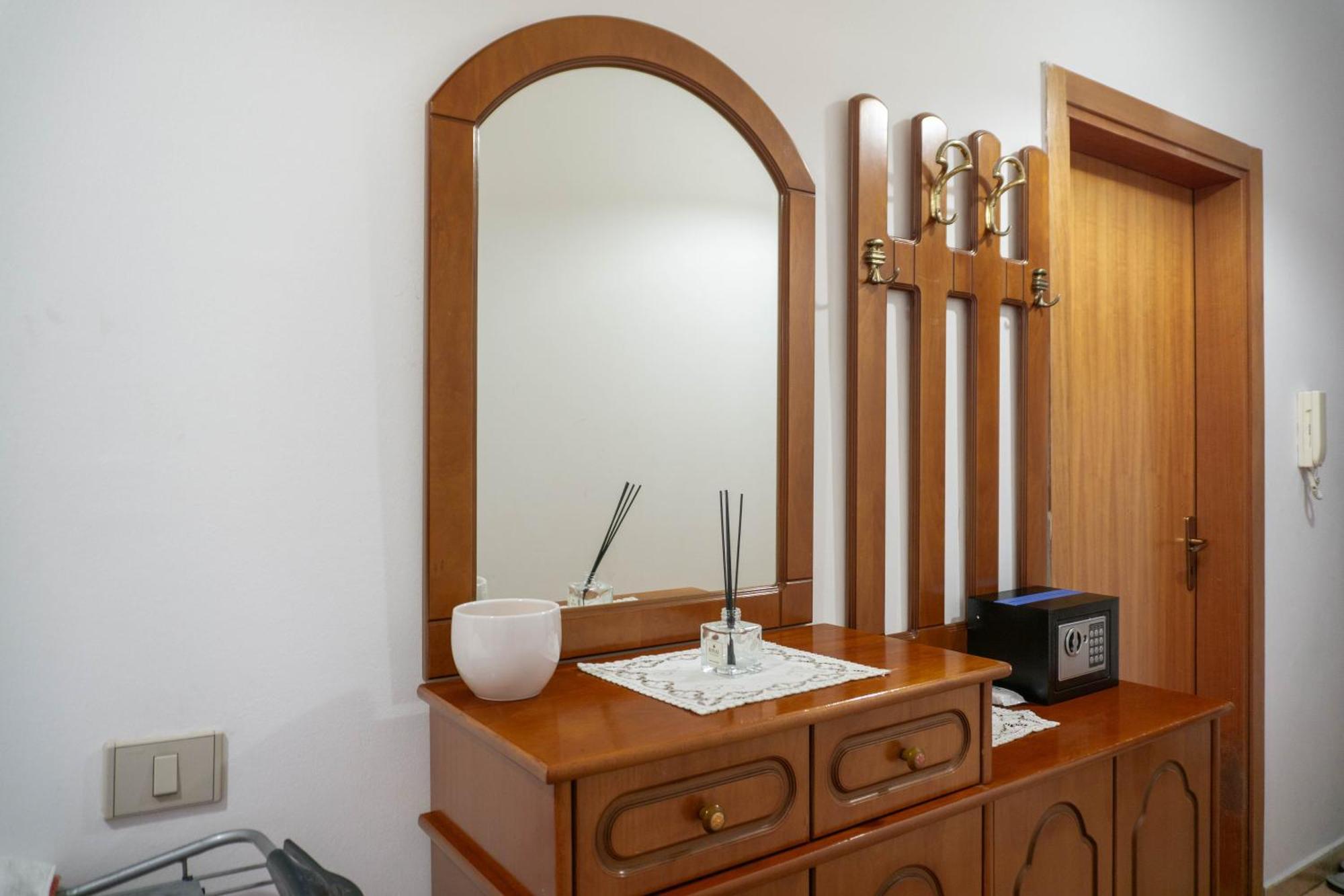 Bllok Bright Private Bedrooms With Private Bathroom On Shared Apartment Tirana Exteriör bild