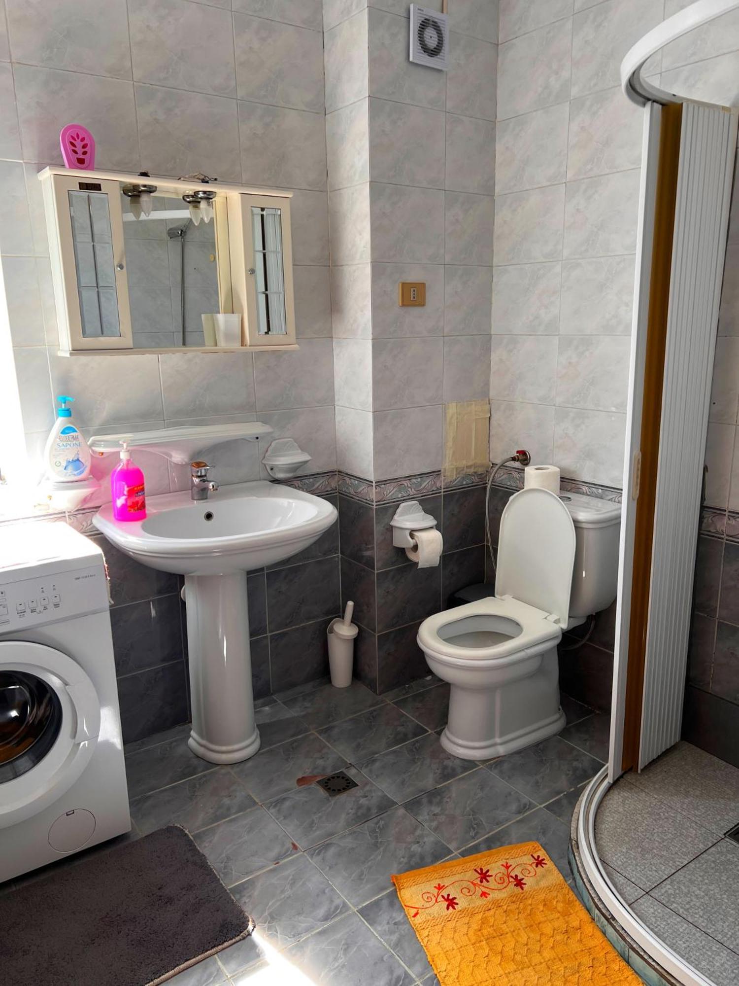 Bllok Bright Private Bedrooms With Private Bathroom On Shared Apartment Tirana Exteriör bild